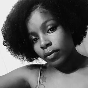 Meet your Posher, Yasmine